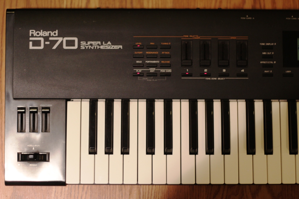 roland d-70 シンセサイザー 76鍵盤 専用ハードケース付 ローランド - 鍵盤楽器